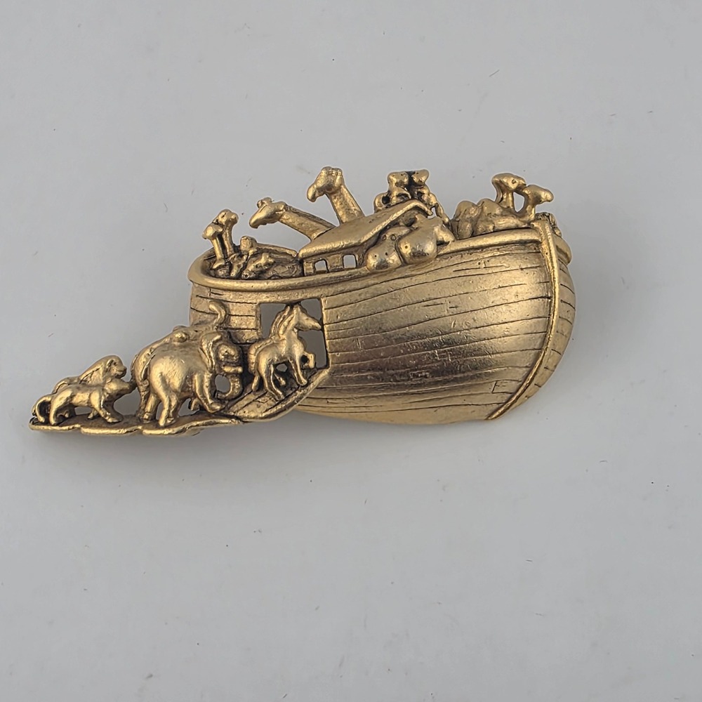 Vintage Oasis Noahs‎ Ark Animals Religious Gold Tone Brooch Pin